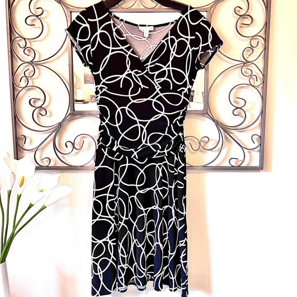 London Times B&W stretchy dress